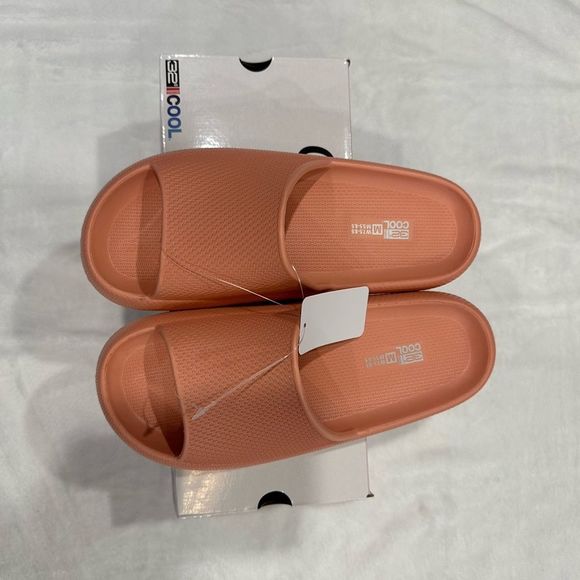 32 Degrees Unisex Cushion Waterproof Slide Sandals NIB - Picture 3 of 6
